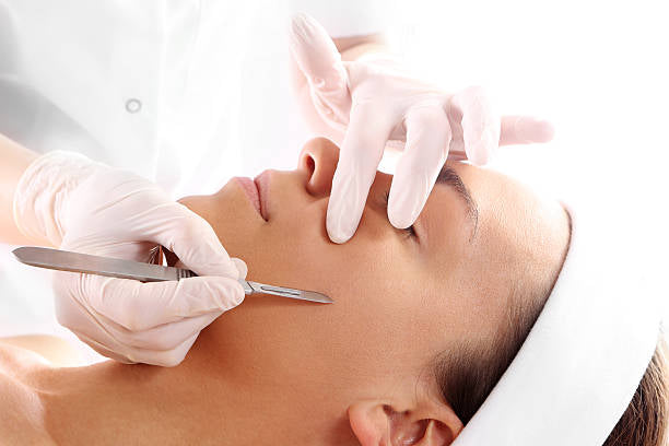 Dermaplaning facial training